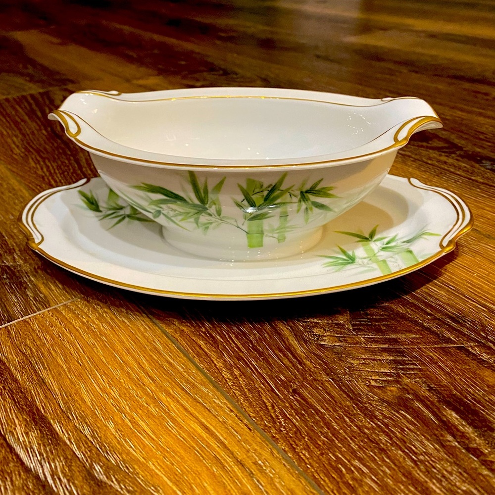 COPY - Noritake 1538G Bamboo Pattern, gravy boat w/ base